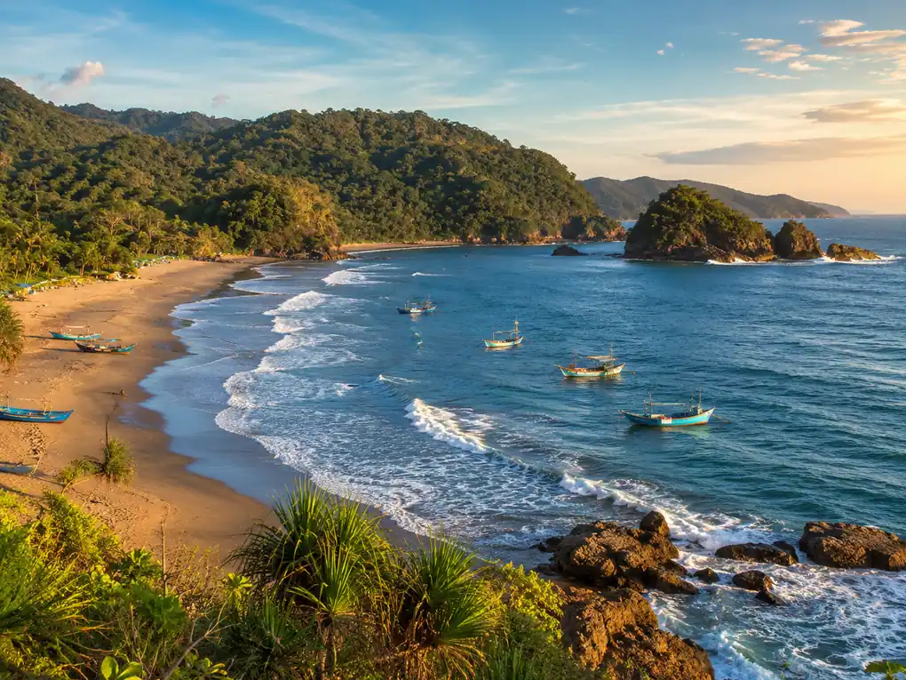 Daya Tarik Utama Pantai Tambakrejo Blitar